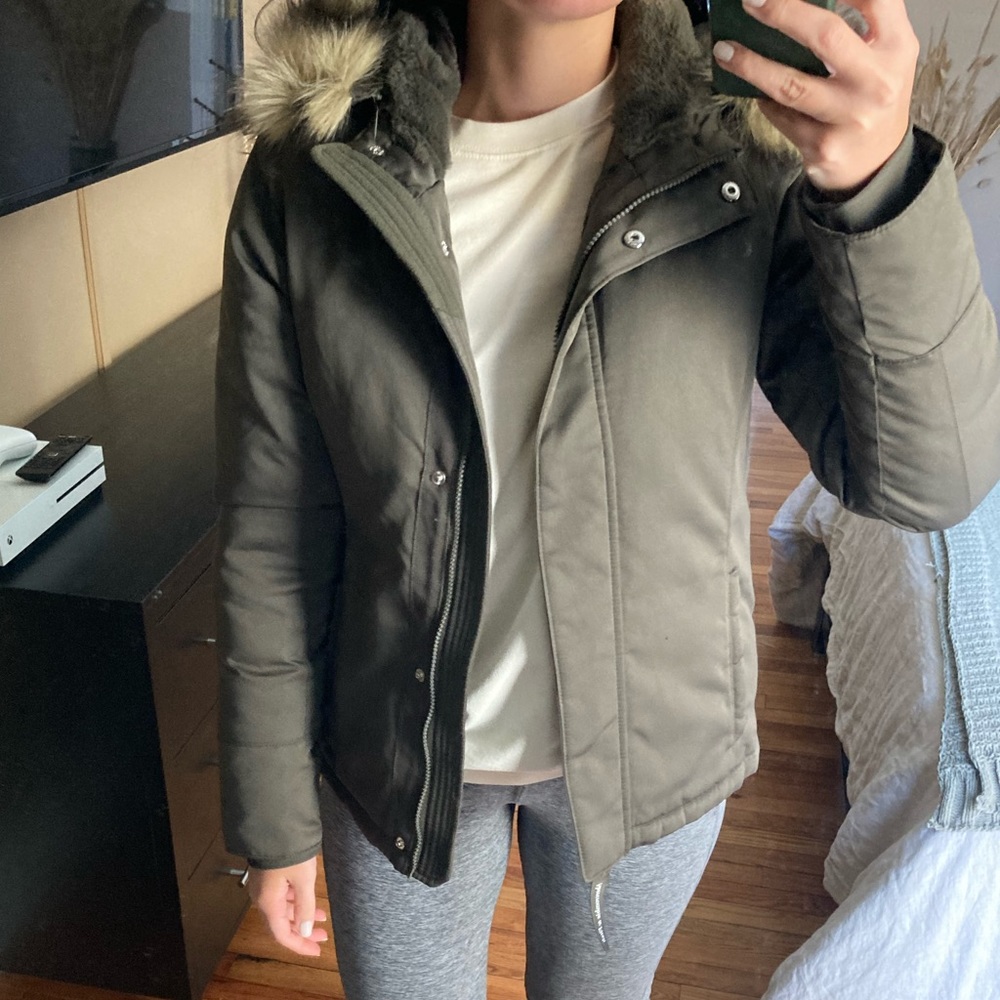 Abercrombie & Fitch cropped green parka - size M